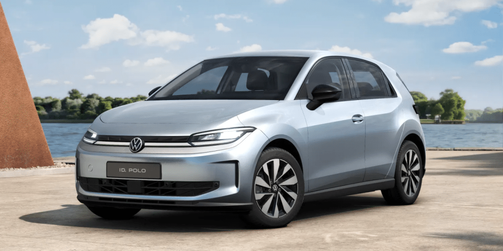 Volkswagen ID.Polo vs Renault 5 : plus autonome mais aussi plus chère, le duel est lancé