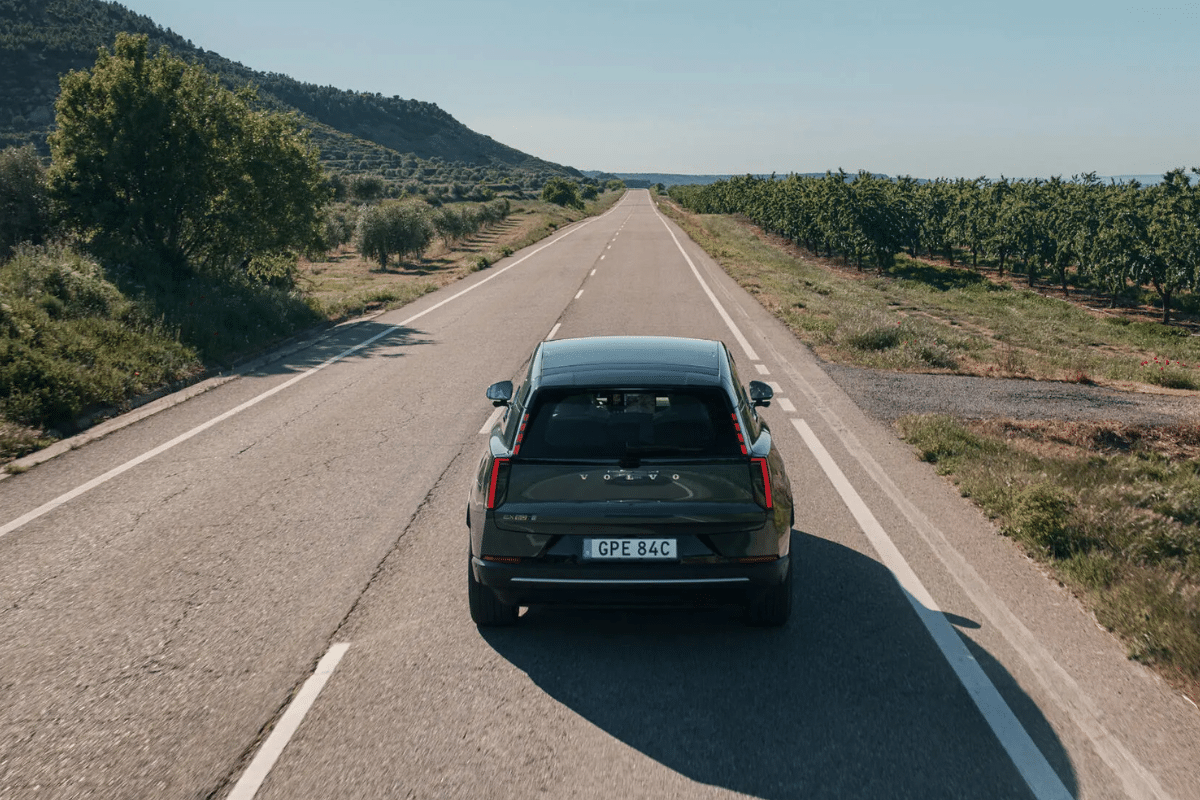 Volvo EX60 2027 vue arrière