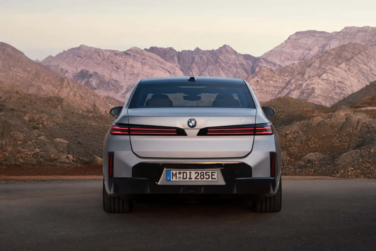 BMW Série 7 restylée vue arrière