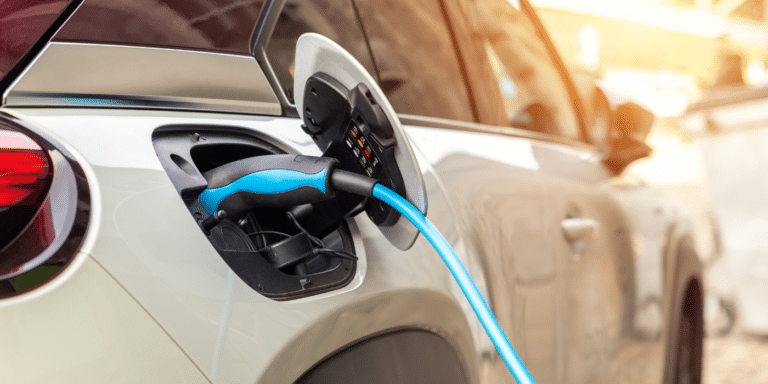 Beaucoup d’automobilistes ignorent encore quelle prise utiliser pour recharger leur voiture électrique, voici les meilleures