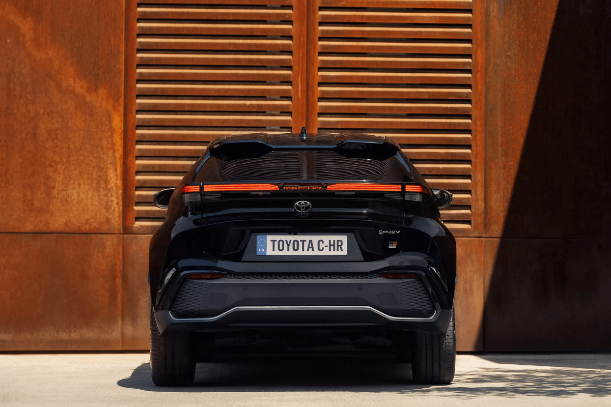 Toyota C-HR hybride vue arrière
