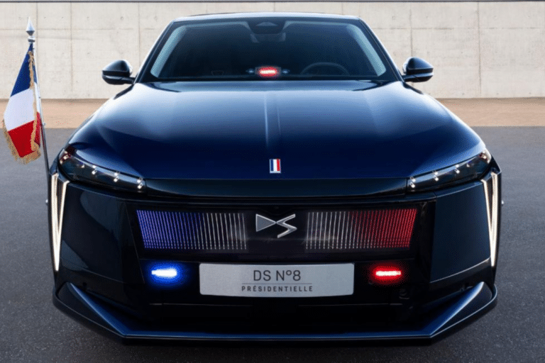 Le DS N°8 prépare une nouveauté qui pourrait enfin séduire davantage d’automobilistes
