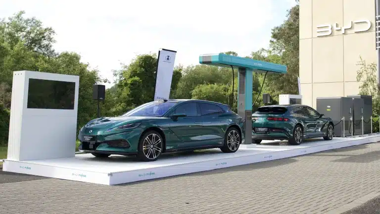 Grâce à cette astuce BYD promet moins de 6 euros pour recharger en 9 minutes : BYD prépare un choc avec son système Flash Chargers