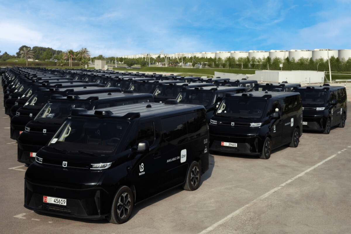 Uber y déploie ses robotaxis avec WeRide