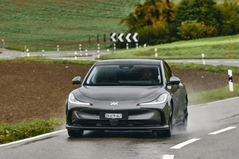 PHOTOS – Nouvelle MG IM5 : découvrez la berline électrique qui arrive en France cet été