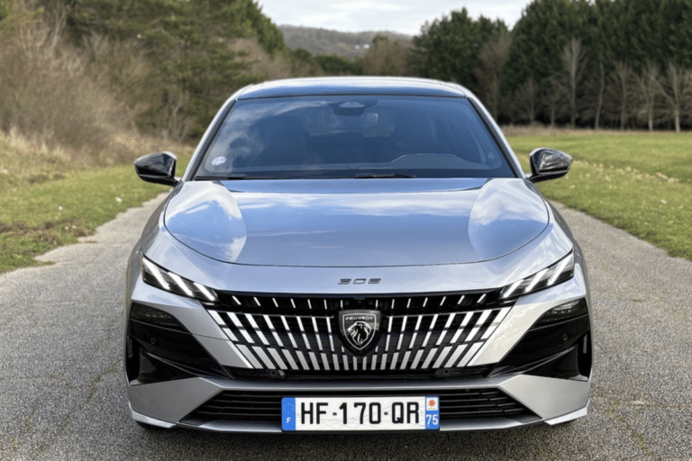 Coincés dans leur voiture : Peugeot et Citroën rappellent des milliers de véhicules