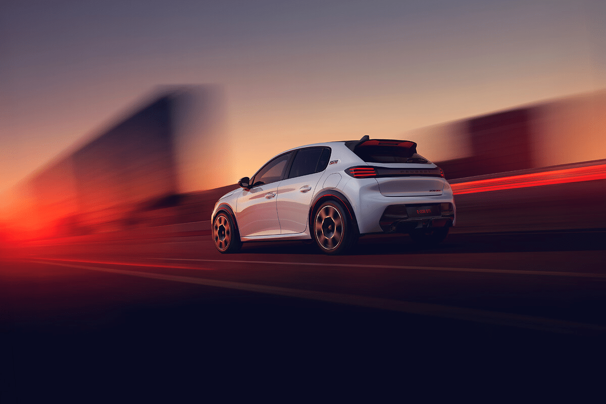Peugeot E-208 GTI vue arrière