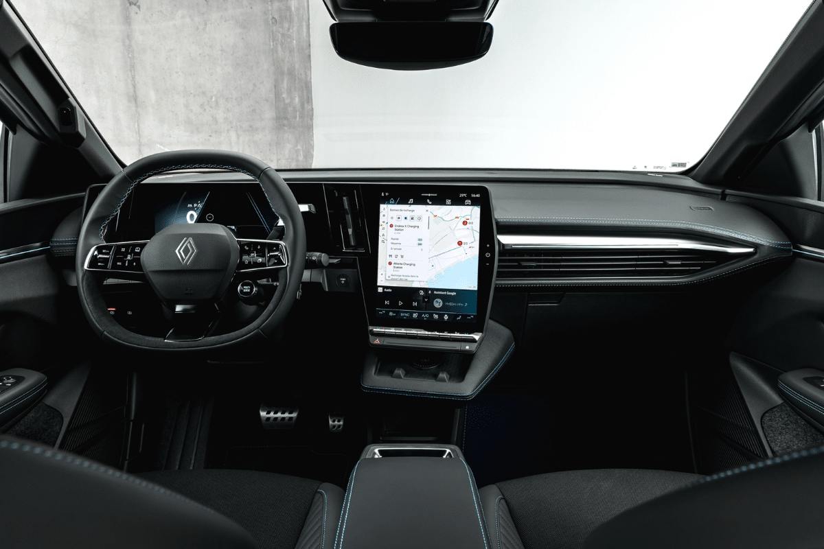Renault Megane E-Tech vue du volant