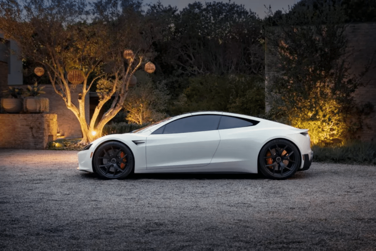 Tesla Roadster vu de profil