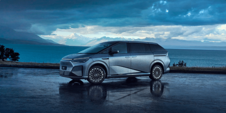 Xpeng lance un modèle capable de récupérer 70 % de batterie en seulement 12 minutes