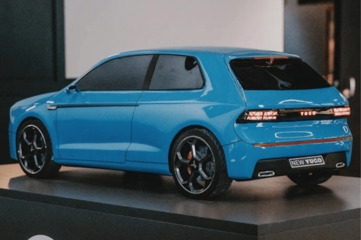 Yugo vue de derrière