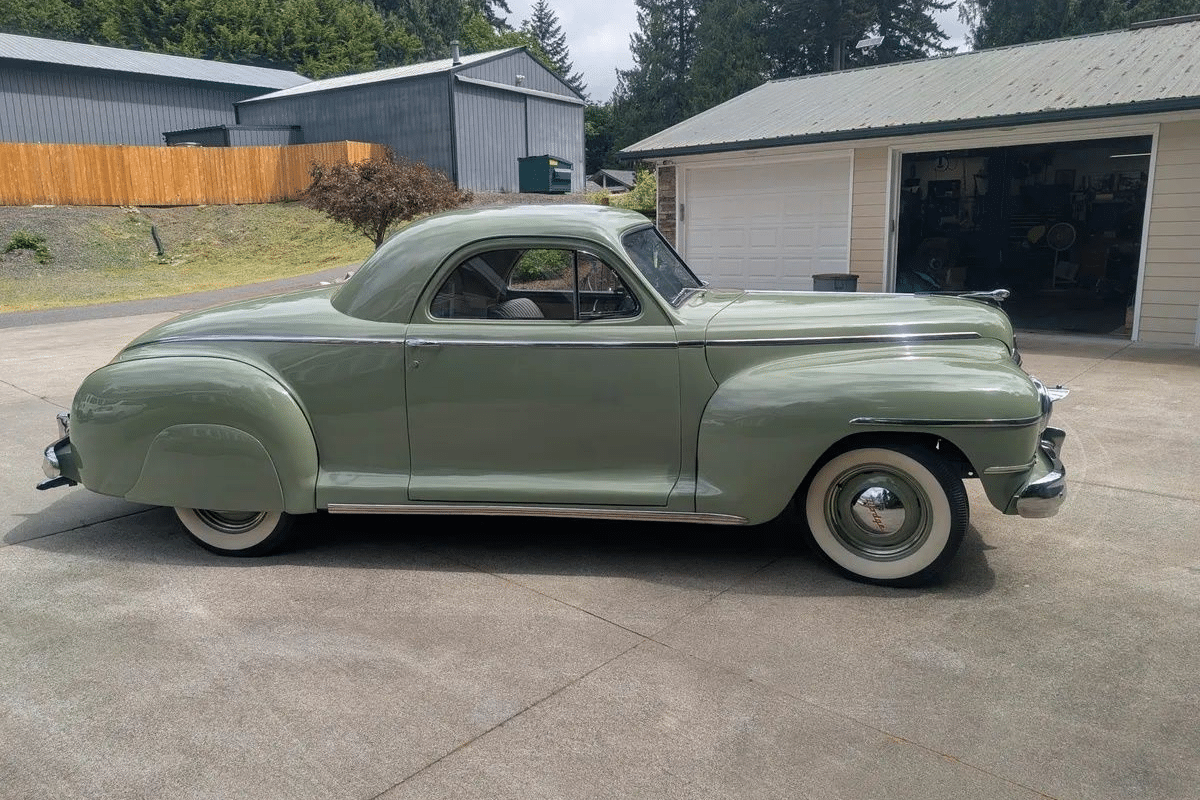 1942 Dodge D Series vue de profil