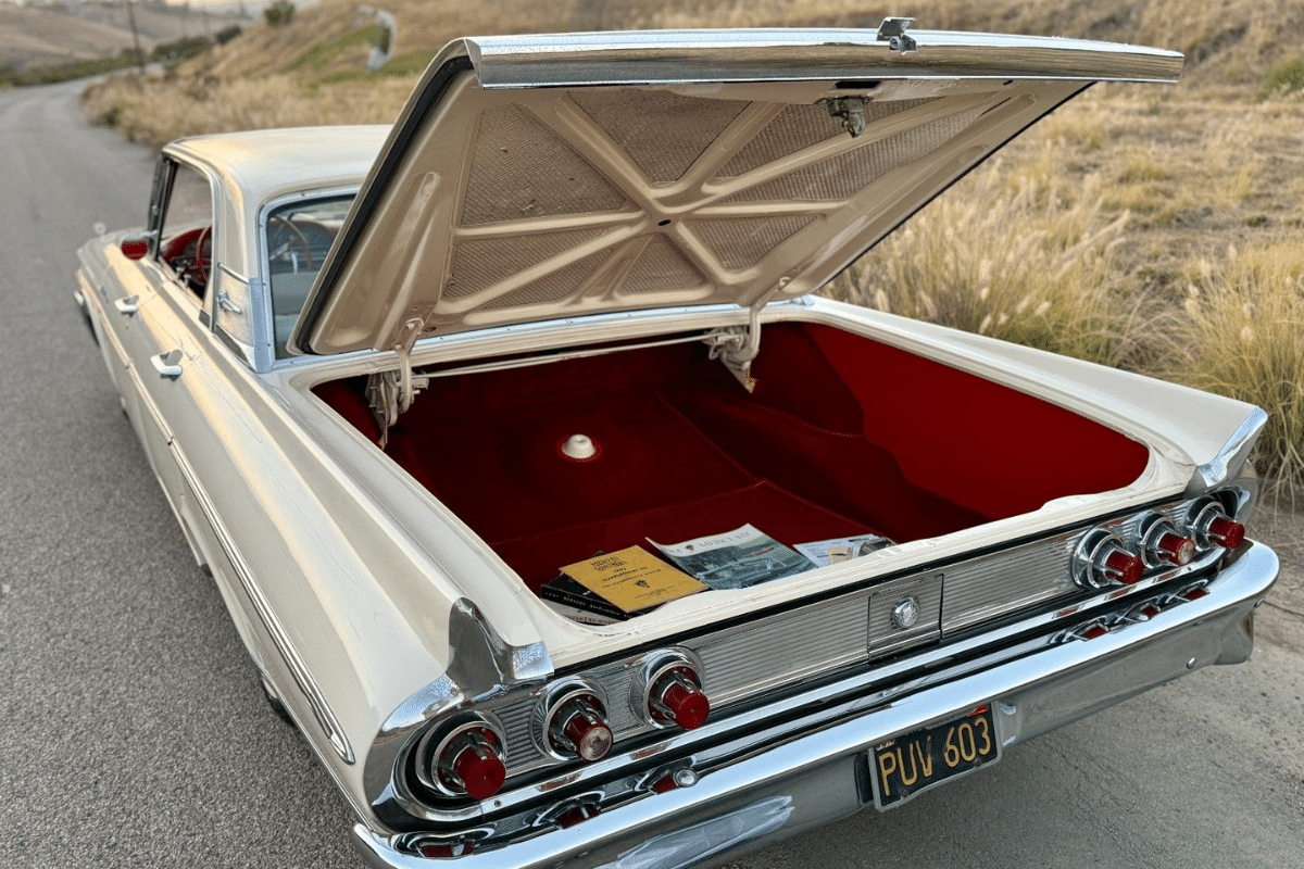 1961 Mercury Monterey vue du coffre