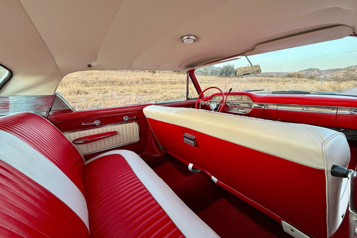 1961 Mercury Monterey vue intérieure