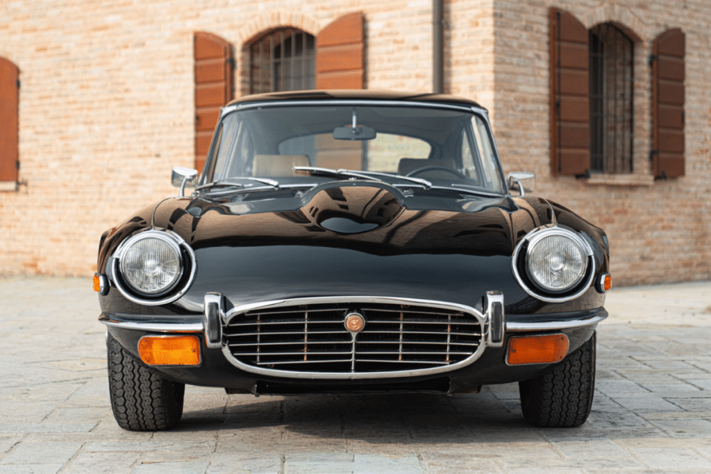 Une Jaguar E-Type V12 de 1971 avec 99 111 km annoncés, l’annonce qui parle aux amateurs de GT anciennes