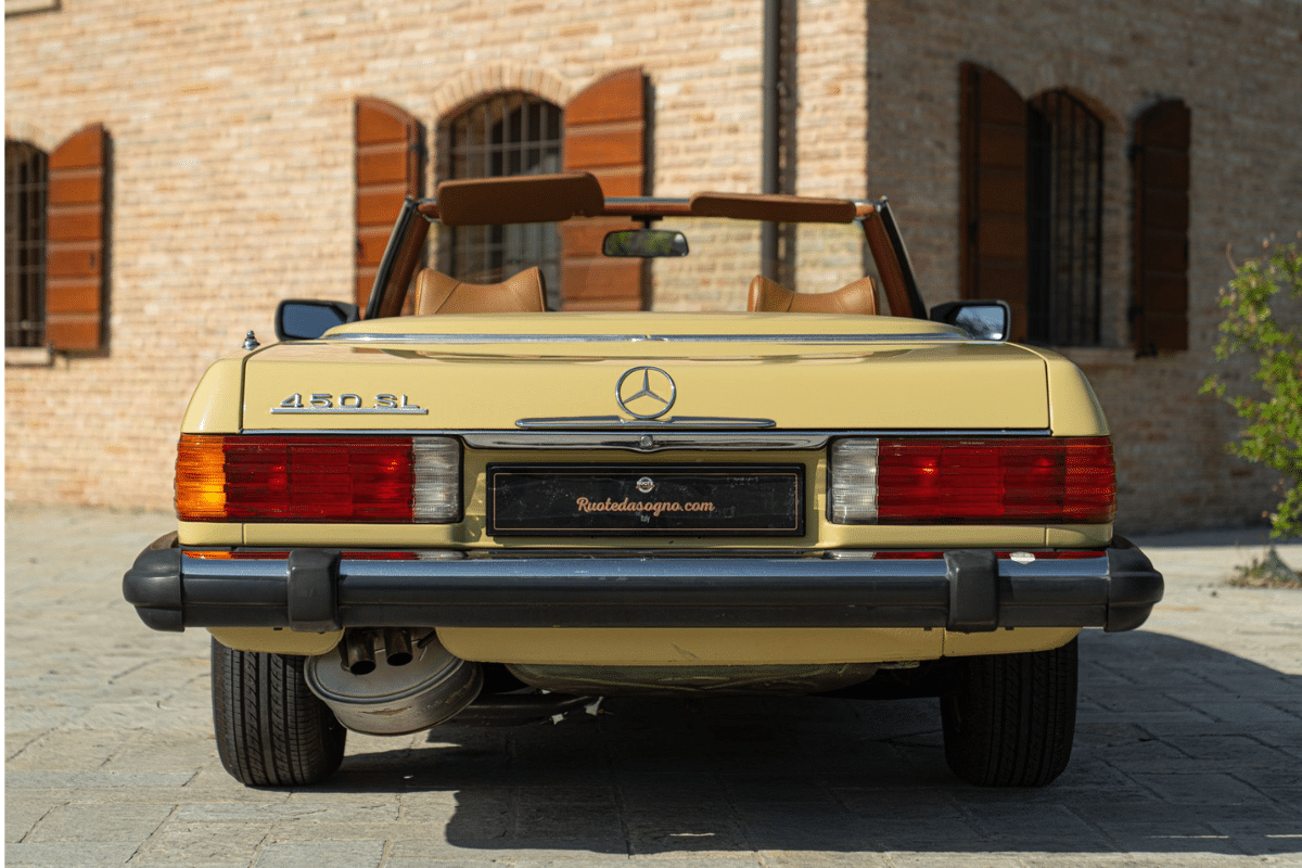 1977 MERCEDES-BENZ SL 450 vue arrière