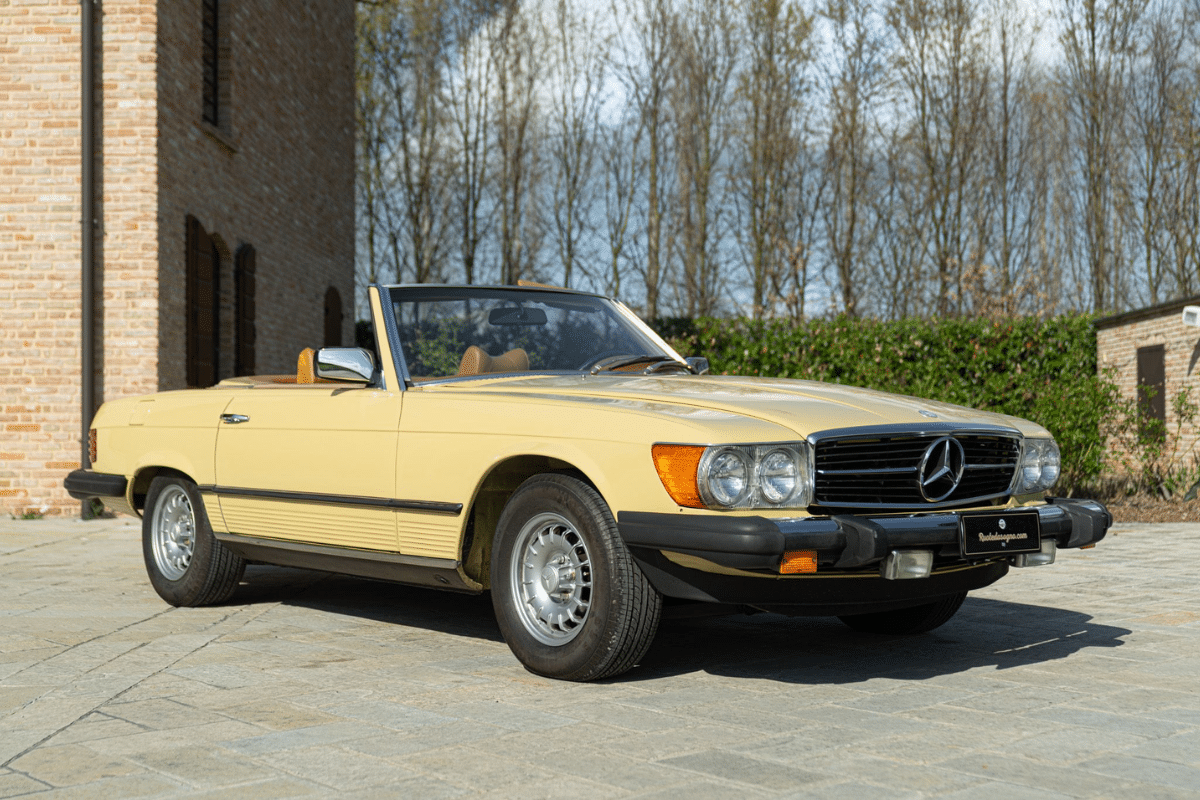 1977 MERCEDES-BENZ SL 450 vue de face