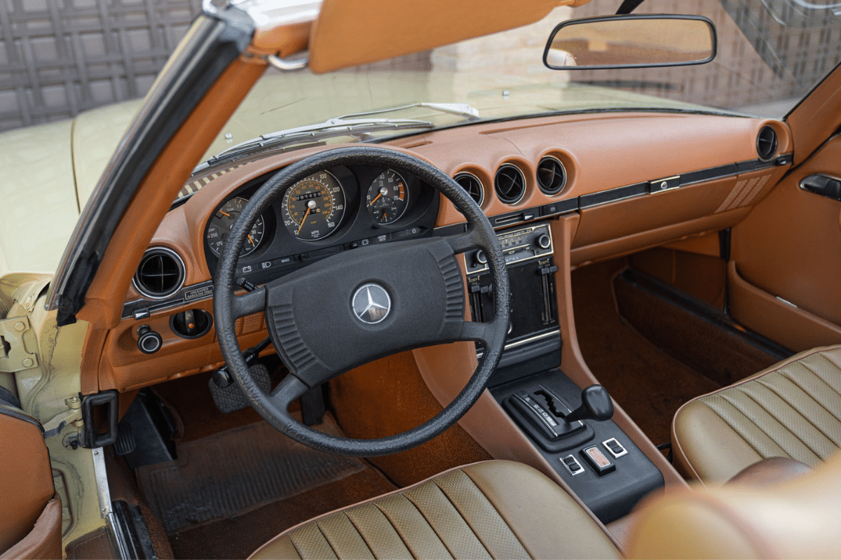 1977 MERCEDES-BENZ SL 450 vue du volant