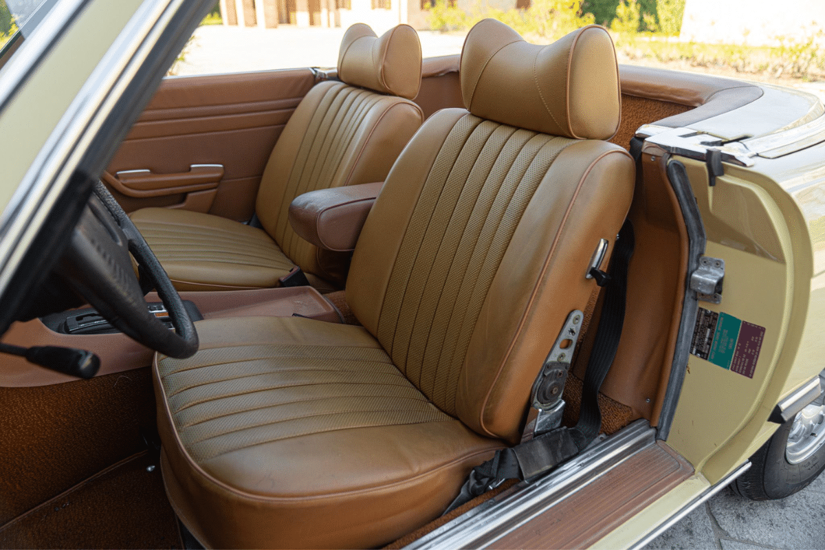 1977 MERCEDES-BENZ SL 450 vue intérieure