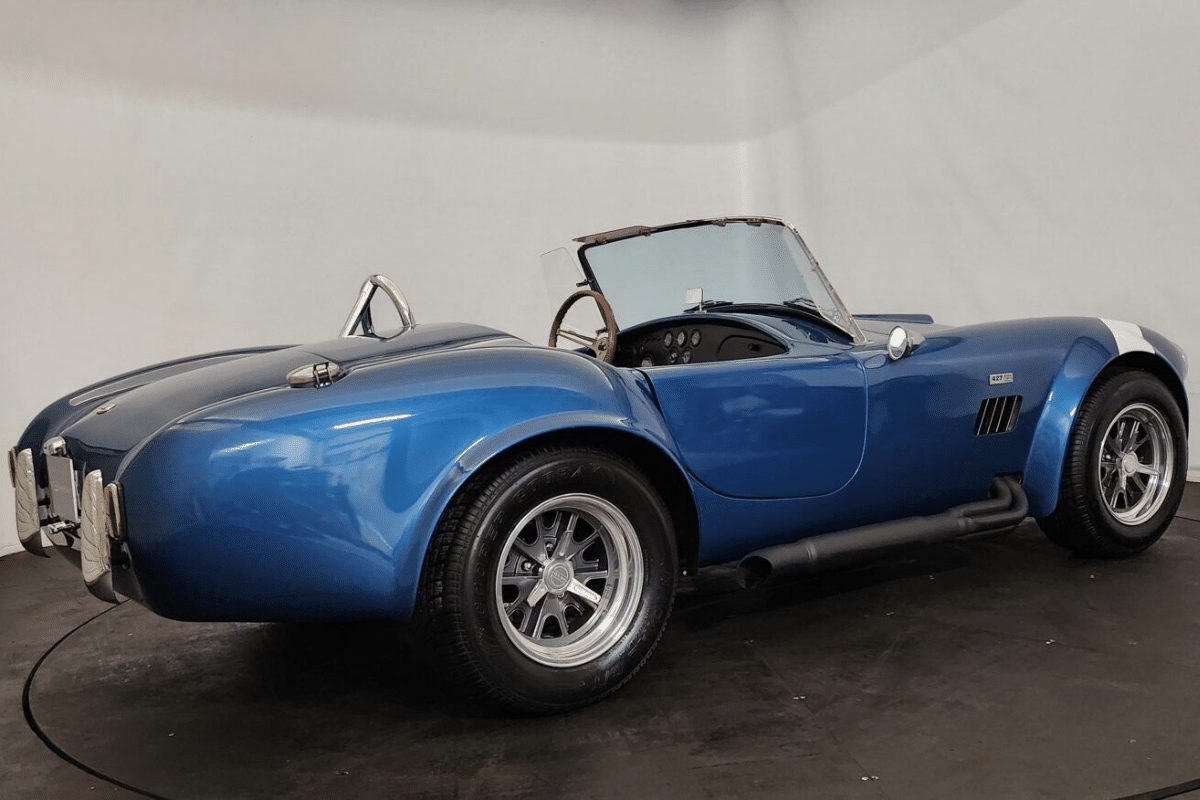 1993 AC Cobra 427 vue de profil