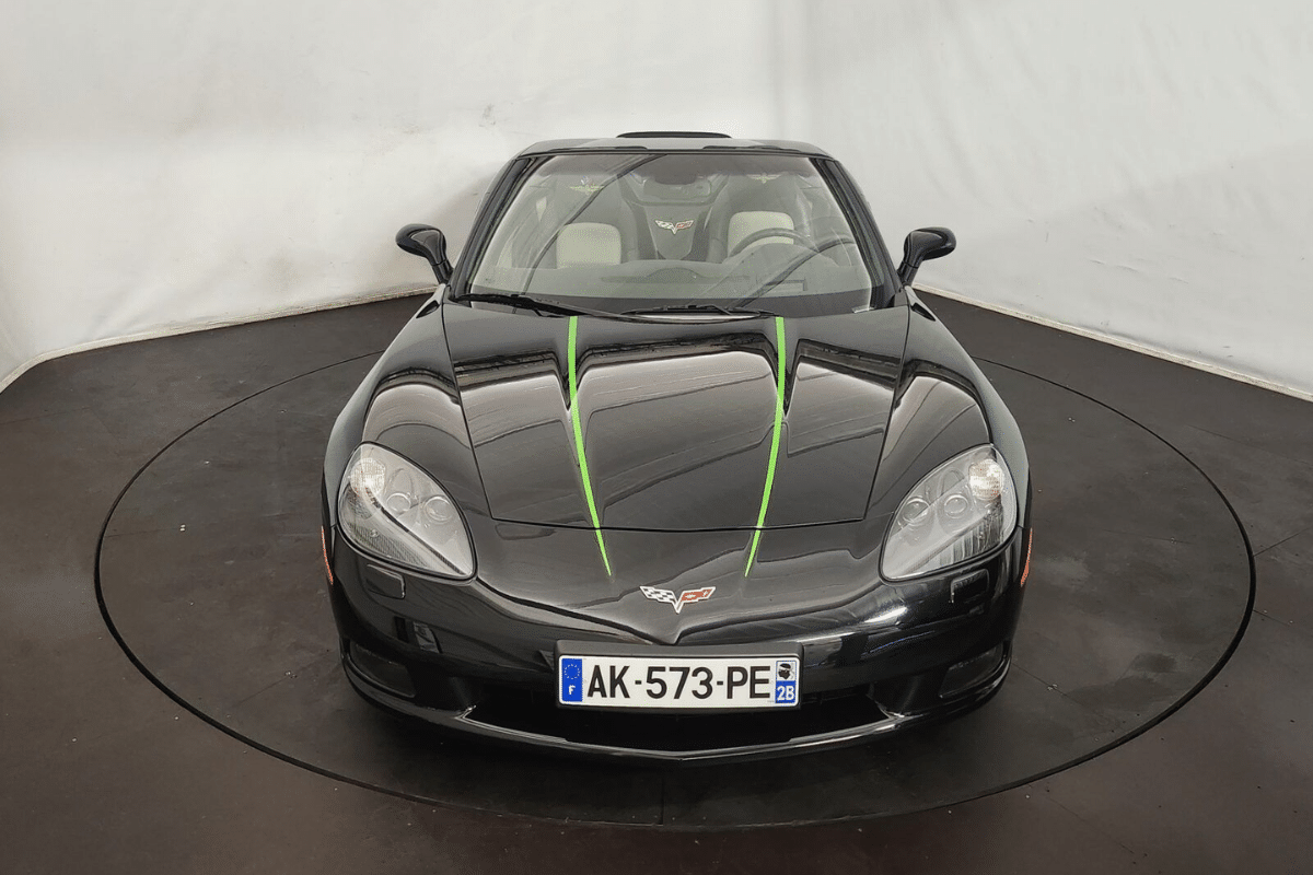 2008 Chevrolet Corvette Indy 500 Pace Car Edition vue de profil