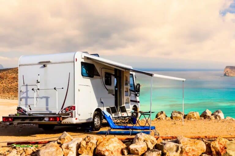 5 pays, amendes jusqu&rsquo;à 3 000 €, péages et bivouac aux règles strictes, là où les camping-caristes se font le plus piéger en Europe