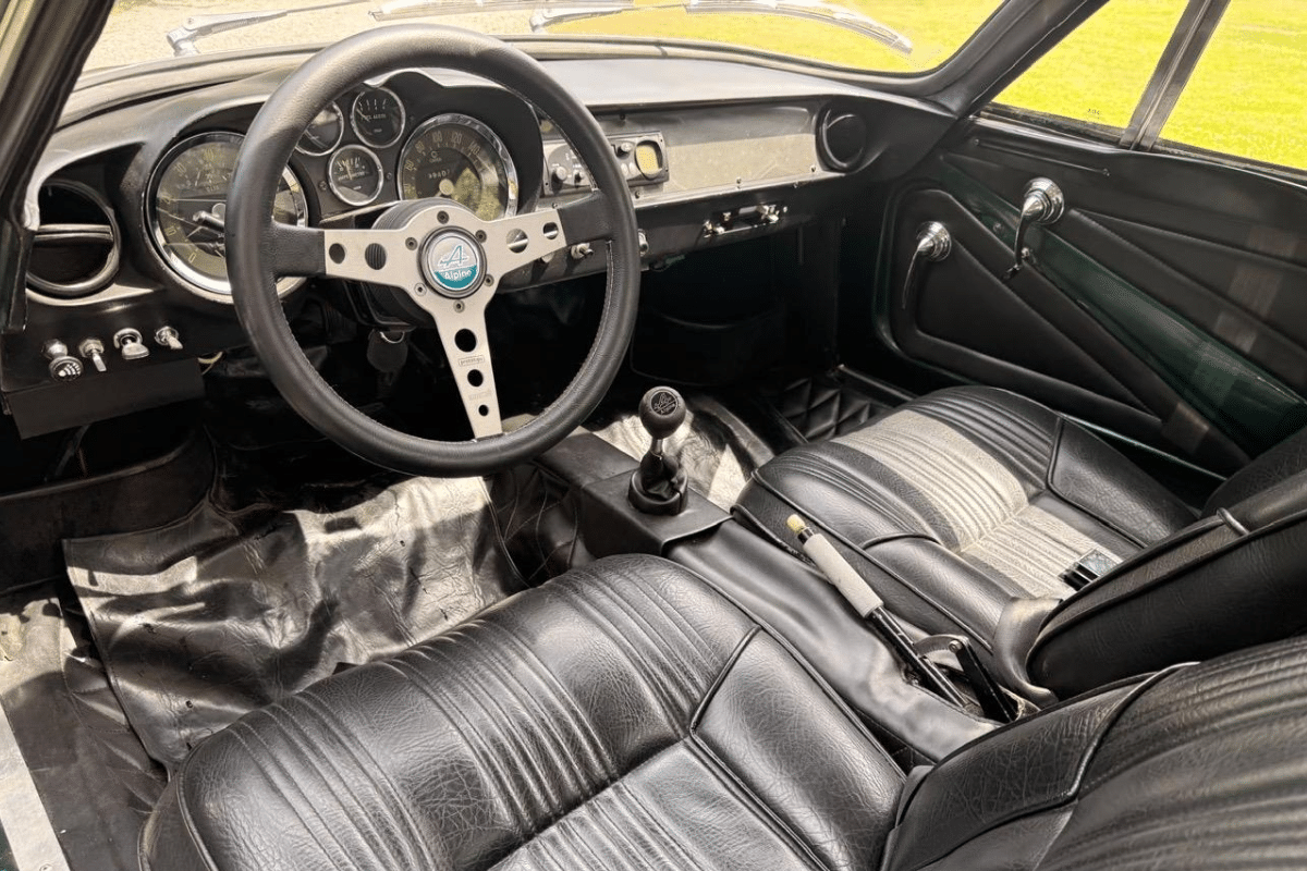 ALPINE RENAULT A110 - 1969 vue du volant