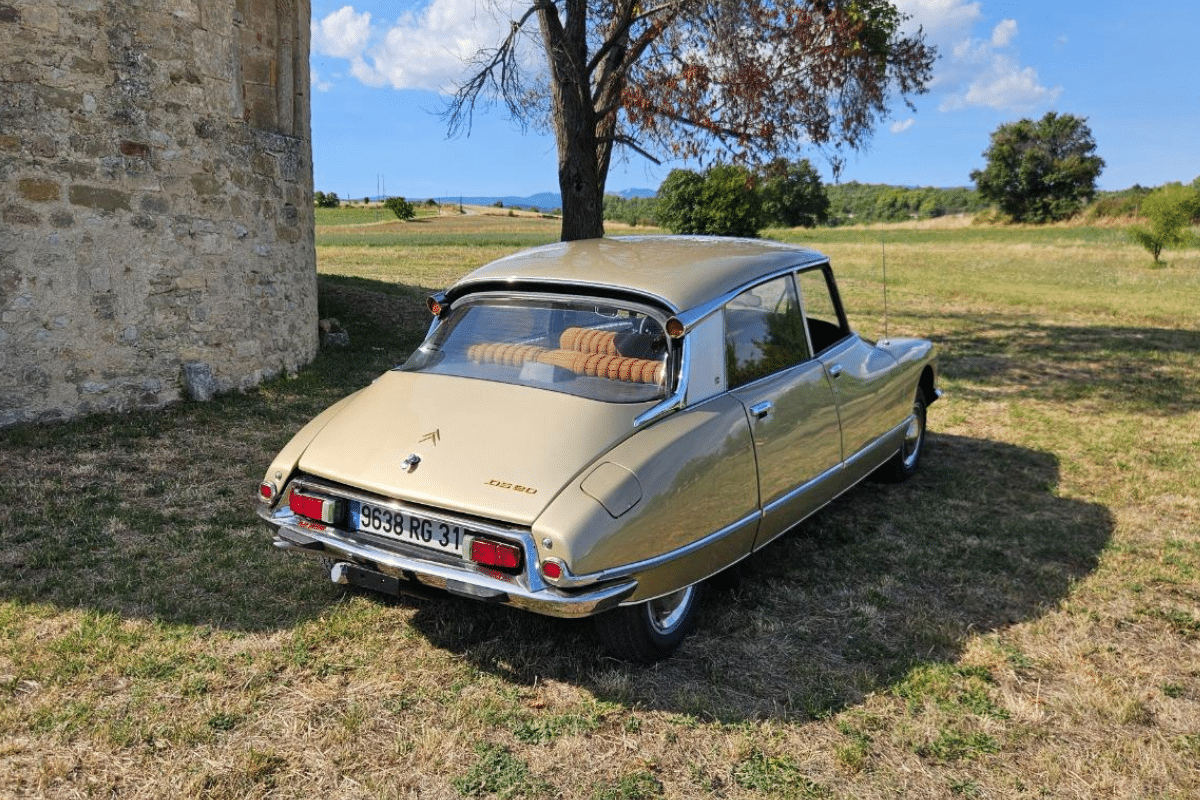 CITROEN DS 20 PALLAS - 1971 vue arrière