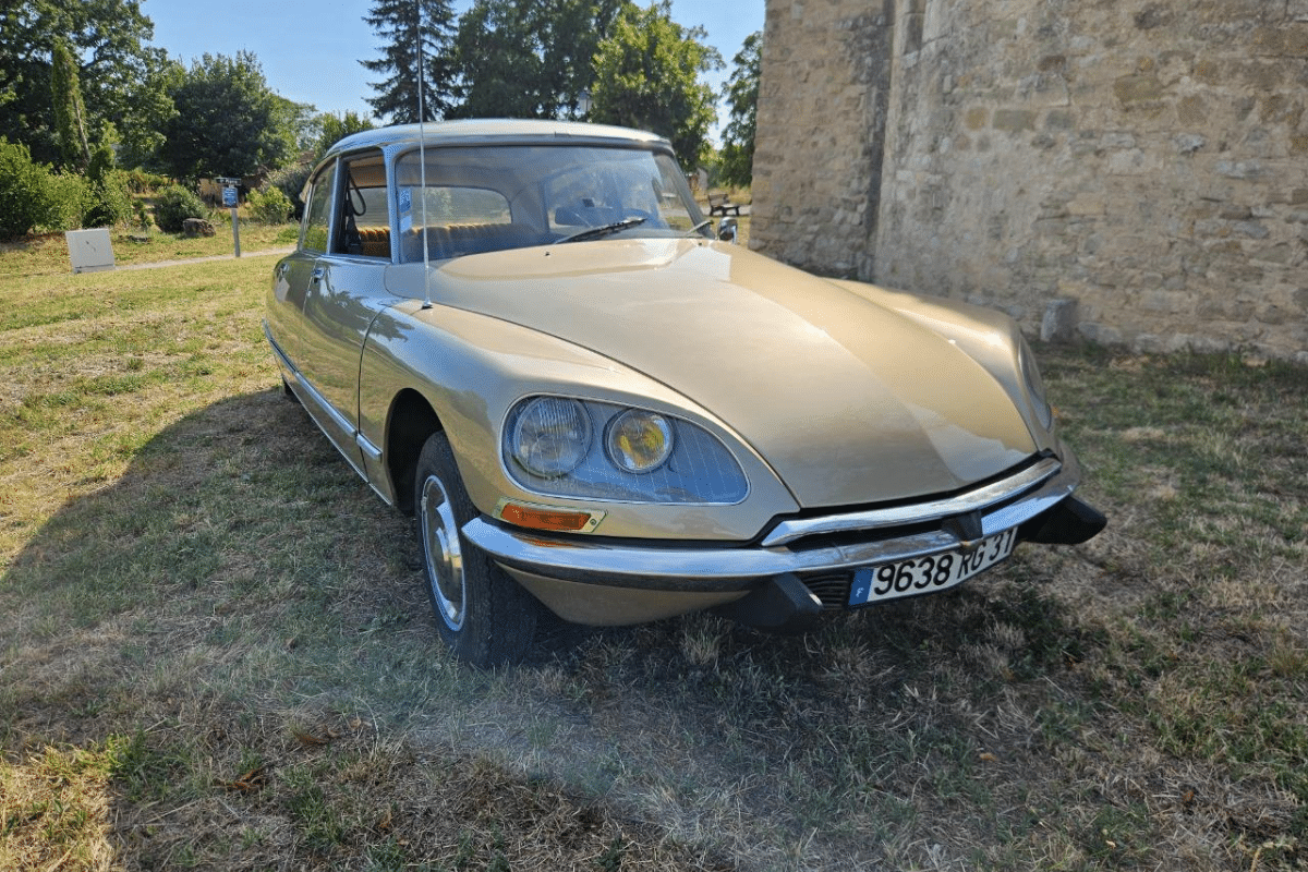 CITROEN DS 20 PALLAS - 1971 vue de face