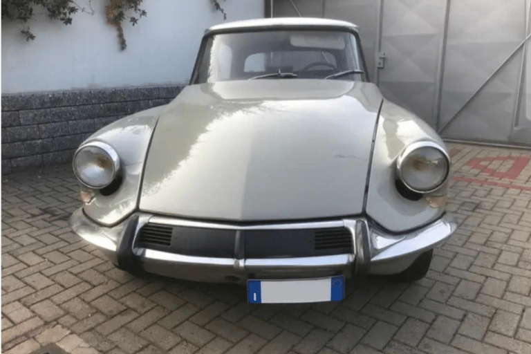 Une Citroën DS 19 de 1967 proposée à 26 390 €, avec importation et dossier collection inclus
