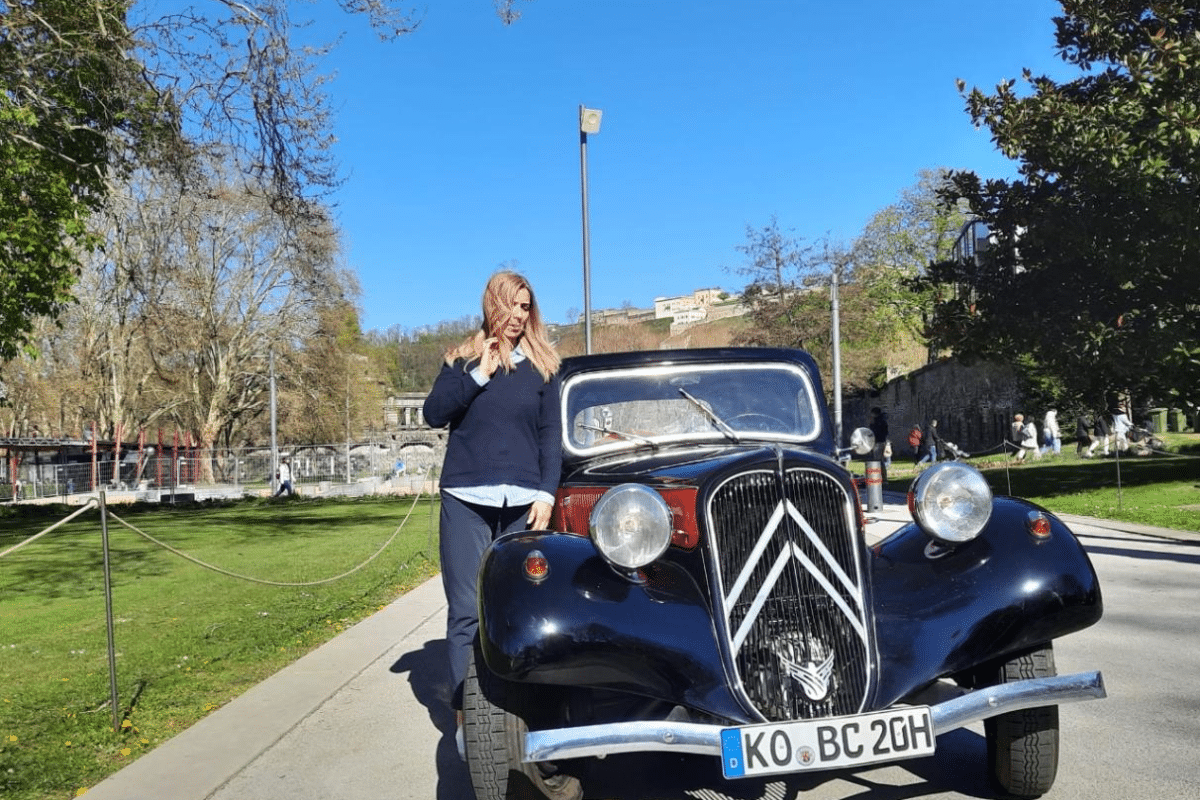 CITROEN Traction 11 BL Cabriolet - 1952 vue de face