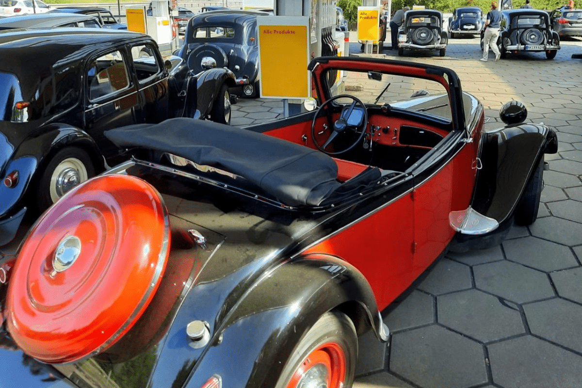 CITROEN Traction 11 BL Cabriolet - 1952 vue du haut