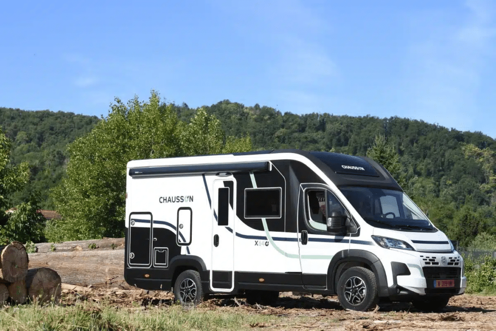 Chausson X640 : un nouveau camping-car compact arrive avec un confort pensé très grand