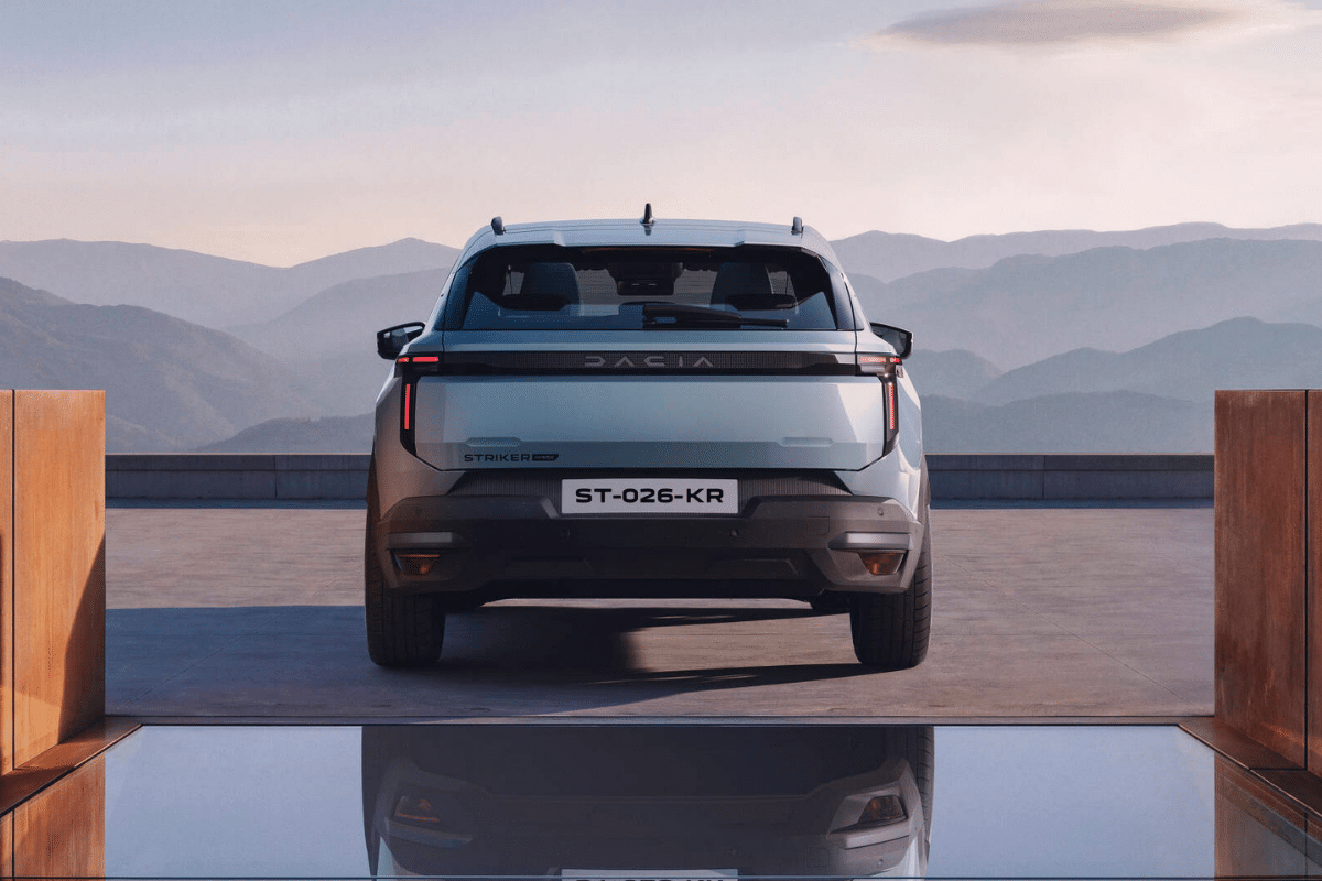 Dacia Striker vue arrière