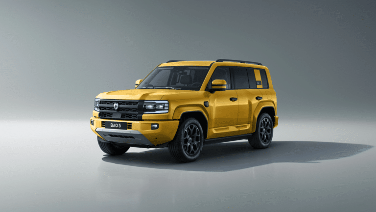 Denza Bao 5 : le SUV chinois hybride rechargeable arrive avec 544 chevaux et un prix de luxe