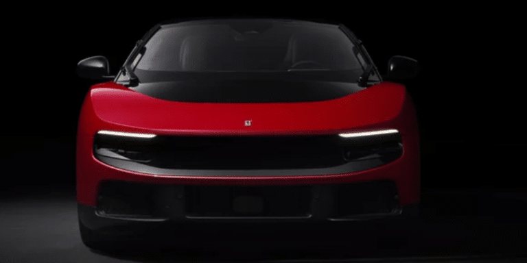 Pourquoi Ferrari, BMW et Tesla abandonnent le cuivre pour un métal 4 fois moins cher