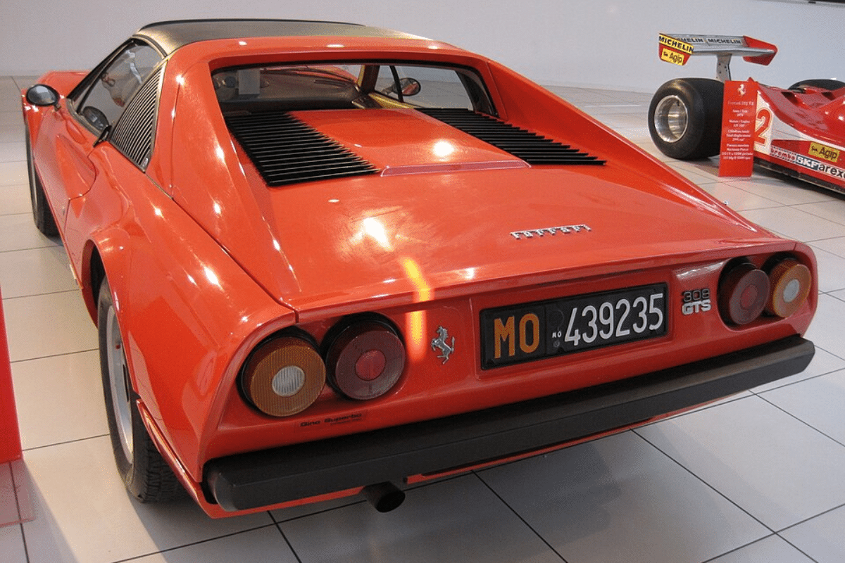 Ferrari 308 automatic vue arrière