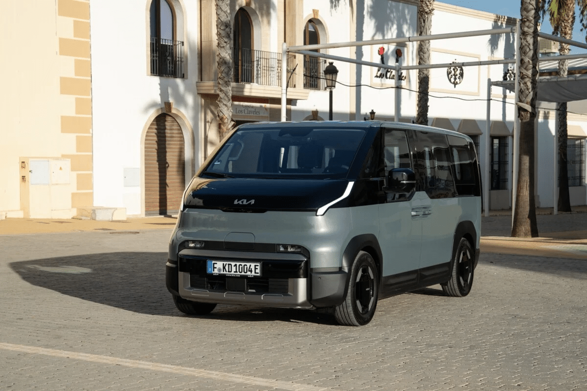 Kia PV5 vue de face