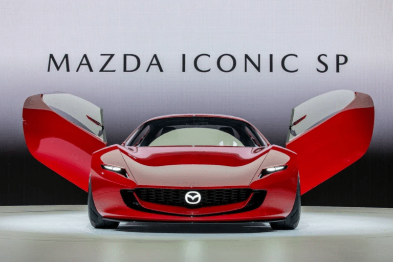 Une future Mazda sportive pourrait adopter des portes-papillon, et les brevets donnent une piste inattendue