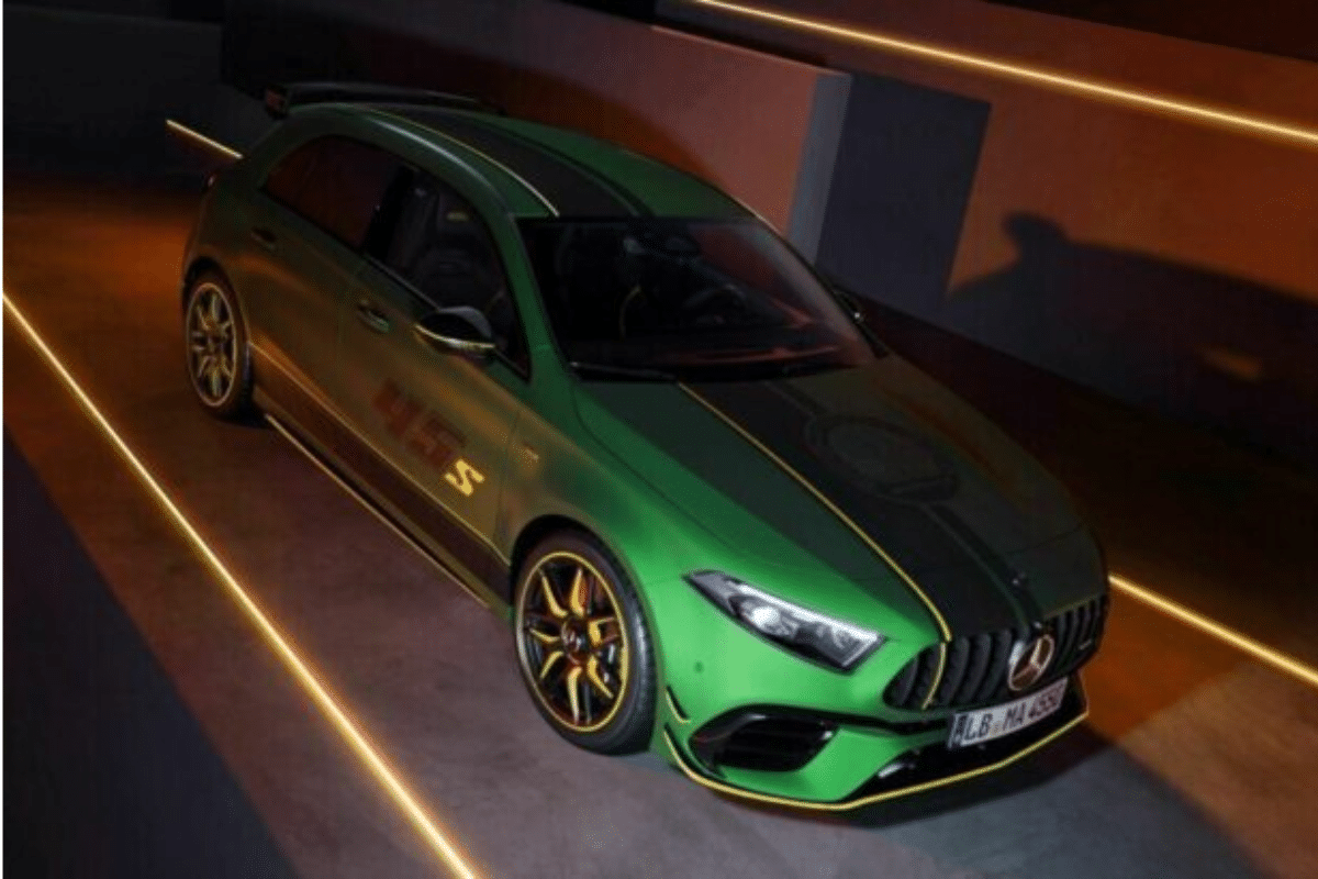 Mercedes A45 S AMG 4Matic+ Final Edition vue de profil