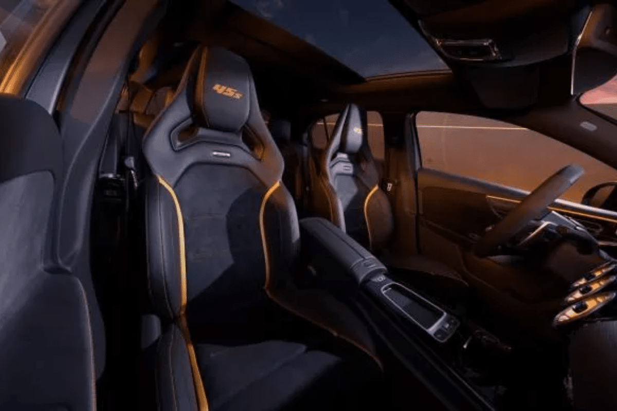 Mercedes A45 S AMG 4Matic+ Final Edition vue intérieure