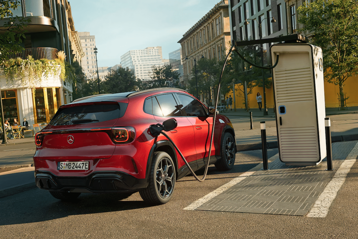 Mercedes GLA électrique vue arrière