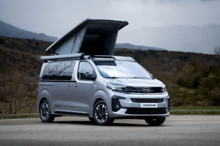 Deux lits doubles, 180 ch et une boîte automatique : l’Opel Zafira Tinkervan veut rendre la van life plus accessible