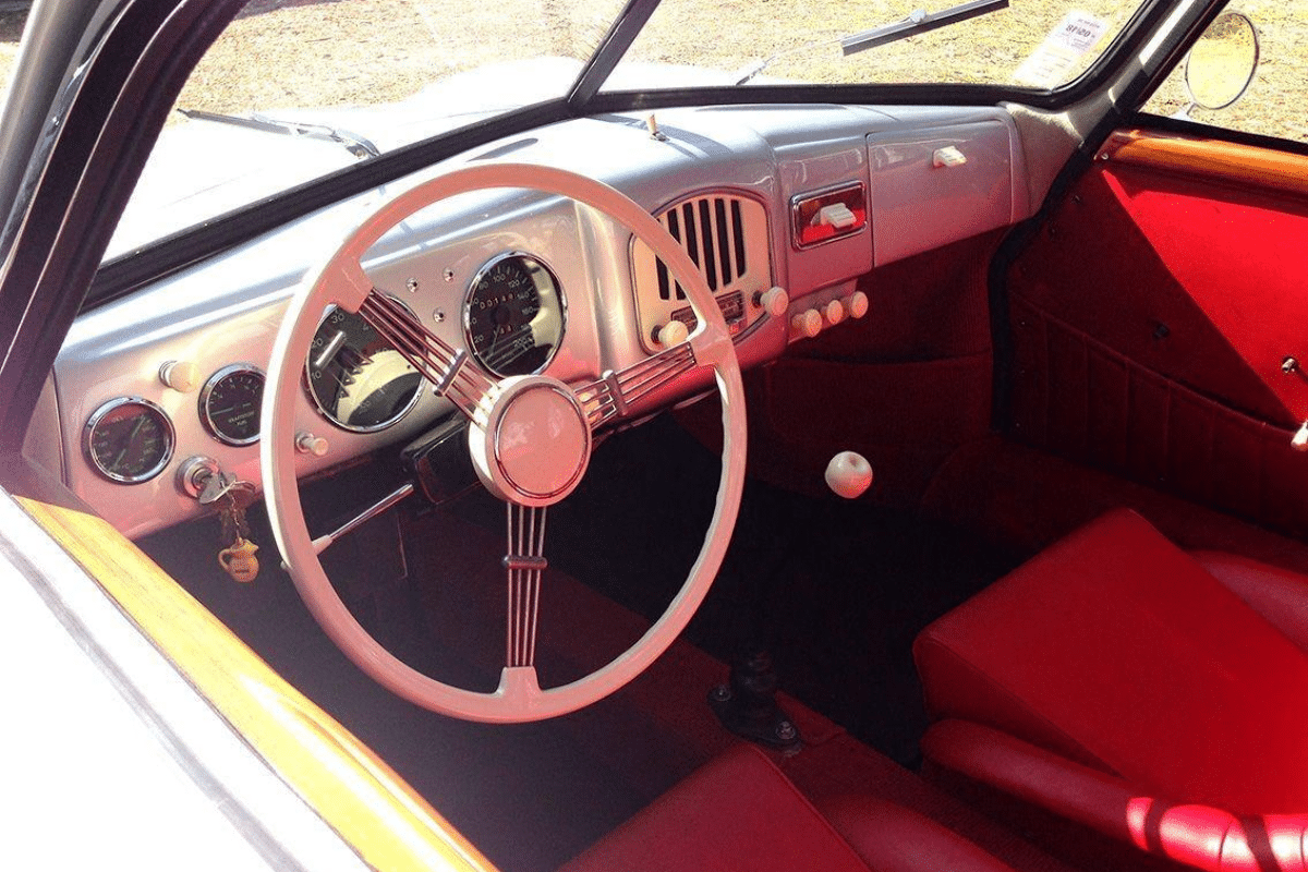 PORSCHE 356 PRE A 1951 - 1 of 1 - 1951 vue du volant