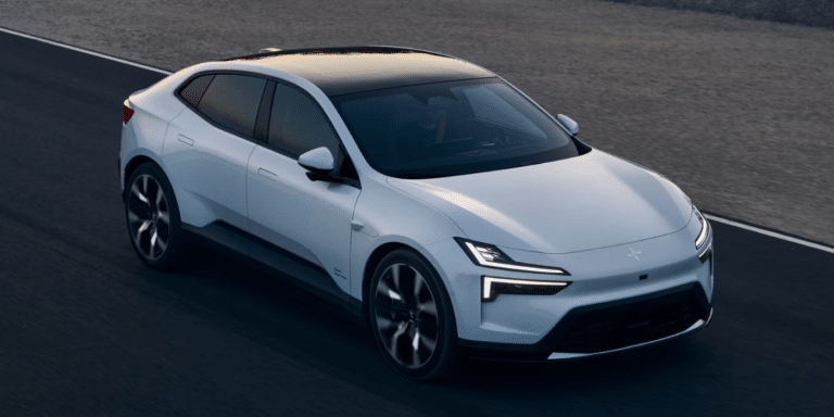Le Polestar 4 devient moins radical, et cette version SUV montre pourquoi les constructeurs doivent parfois revenir en arrière