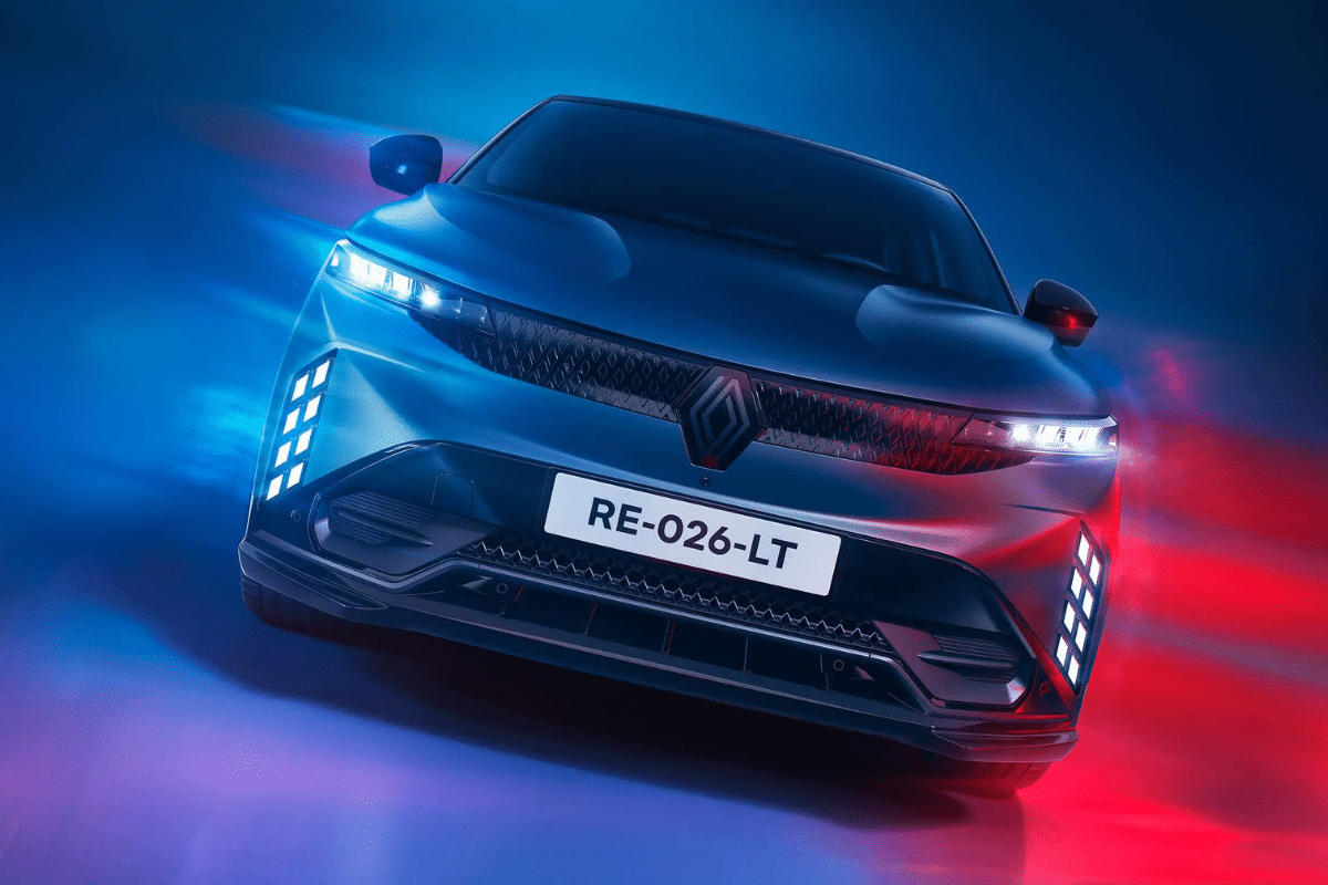 Renault Mégane E-Tech électrique vue de face