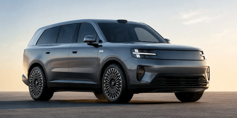 Un SUV de 5,3 mètres avec tente de toit, Xiaomi transforme le N90 en salon roulant pour familles pressées