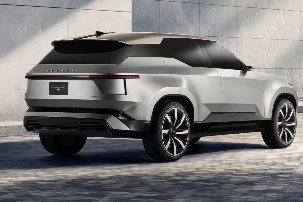 Toyota Land Cruiser 2026 vue arrière