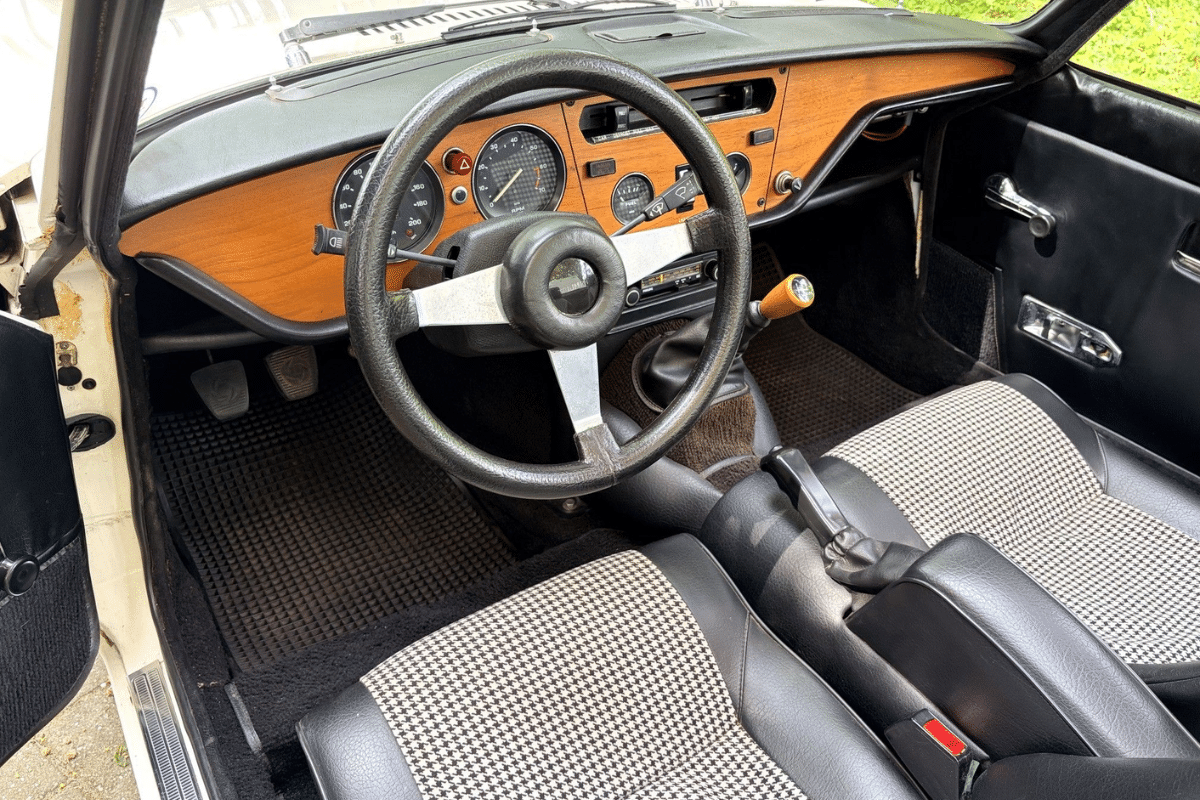 Triumph Spitfire 1500 Highly Original from first o vue du volant