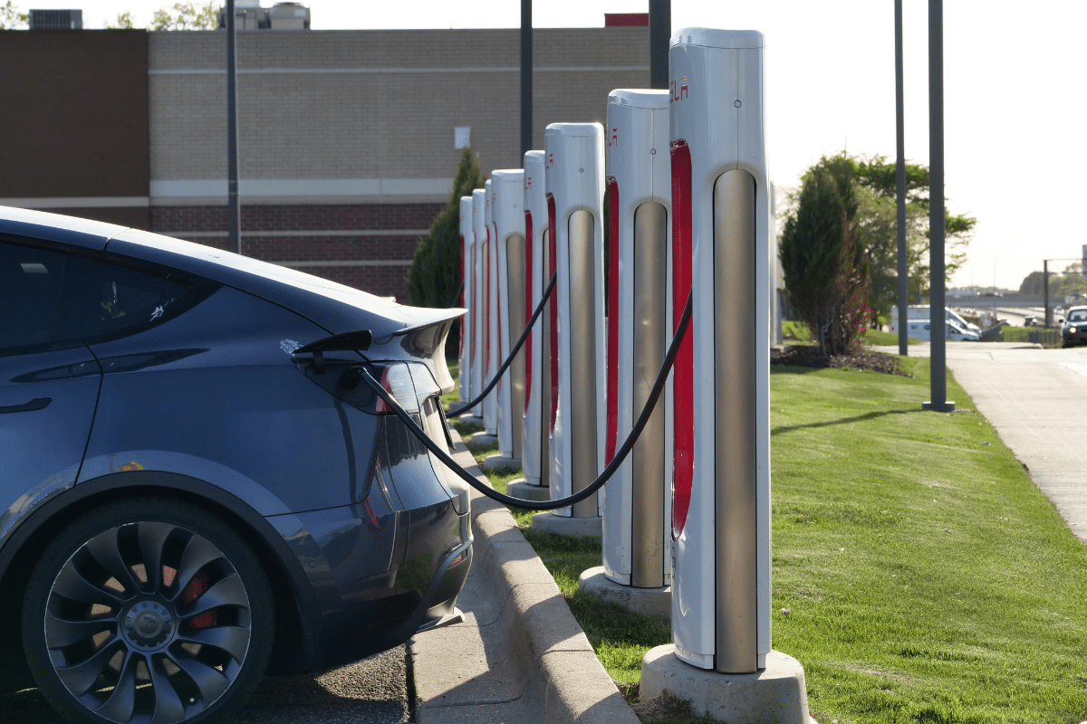 Une économie budgétaire qui tombe au mauvais moment pour l'électrique
